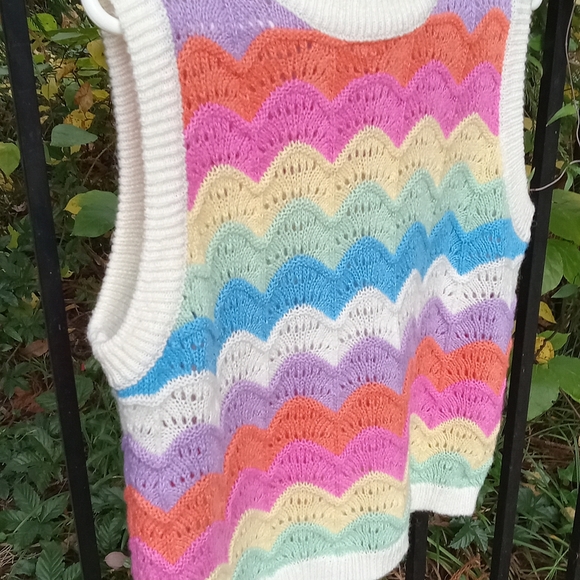 FRNCH Leana style sweater vest, size small - Picture 6 of 7